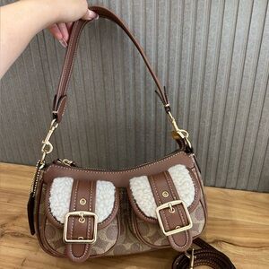 Coach Twin Pocket Shearling Plush Double Pocket Shoulder Bag